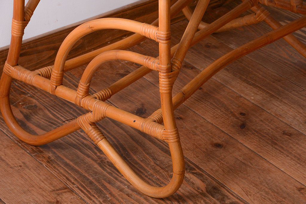 【N様ご成約済み】アンティーク　籐(ラタン)脚のカフェテーブル(サイドテーブル)