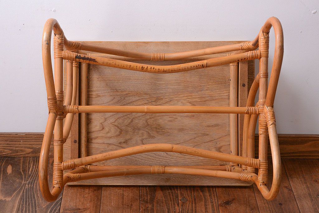 【N様ご成約済み】アンティーク　籐(ラタン)脚のカフェテーブル(サイドテーブル)