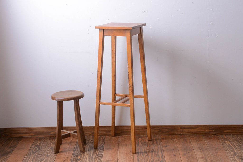 アンティーク雑貨　アンティーク　古いナラ材の高級花台(飾り台)