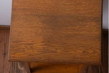 レトロ家具　昭和レトロ　古い木のかわいいアンティークサイドテーブル(ディスプレイ台)