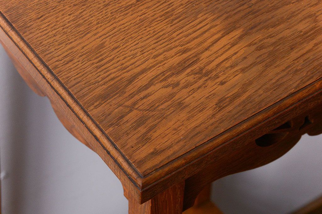 レトロ家具　昭和レトロ　古い木のかわいいアンティークサイドテーブル(ディスプレイ台)