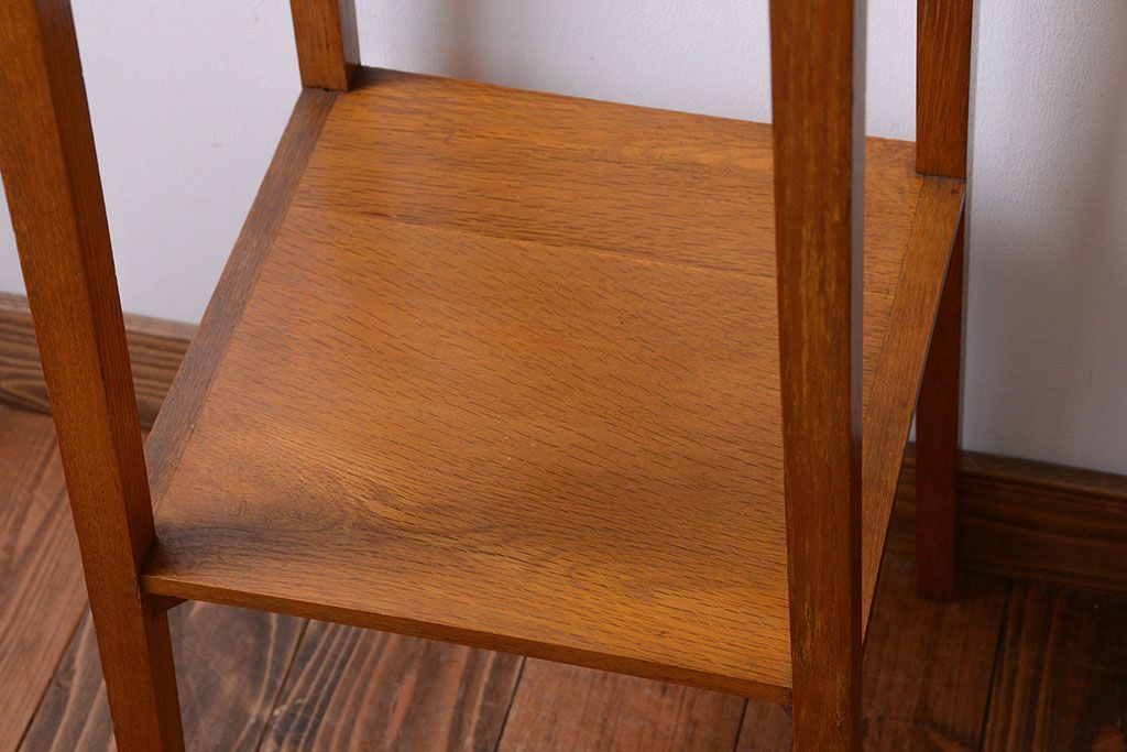 レトロ家具　昭和レトロ　古い木のかわいいアンティークサイドテーブル(ディスプレイ台)