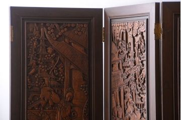 中古　民芸家具　彫刻が魅力的な上質の衝立て(パーテーション)