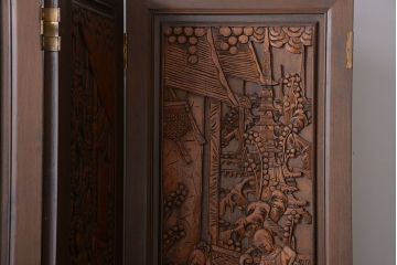 中古　民芸家具　彫刻が魅力的な上質の衝立て(パーテーション)
