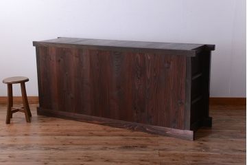 アンティーク家具　古民具・骨董　六尺　横桟戸の古い高級水屋箪笥ローボード(リビングボード、テレビボード、テレビ台、キャビネット、収納棚)