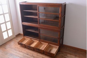 アンティーク家具　和製アンティーク　引き出し4杯付き!下段モールガラス戸の重ね収納戸棚