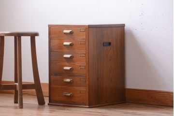 アンティーク家具　和製アンティーク　ネームプレート付き!古い栗材の高級小引き出し