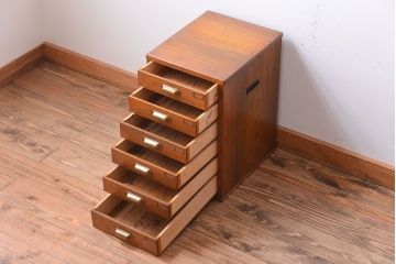 アンティーク家具　和製アンティーク　ネームプレート付き!古い栗材の高級小引き出し