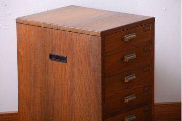 アンティーク家具　和製アンティーク　ネームプレート付き!古い栗材の高級小引き出し