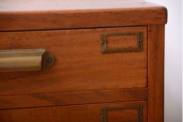 アンティーク家具　和製アンティーク　ネームプレート付き!古い栗材の高級小引き出し