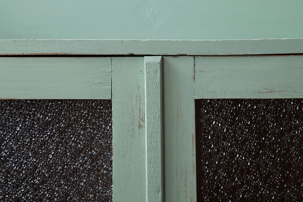 アンティーク家具　アンティークペイント　ダイヤガラス入りブックケース(本箱)