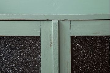 アンティーク家具　アンティークペイント　ダイヤガラス入りブックケース(本箱)