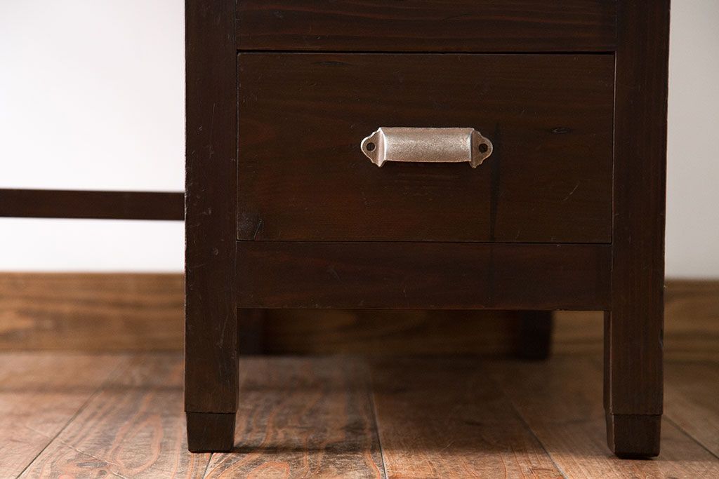 アンティーク家具　和製アンティーク　古い木製の小さな片袖机(デスク)
