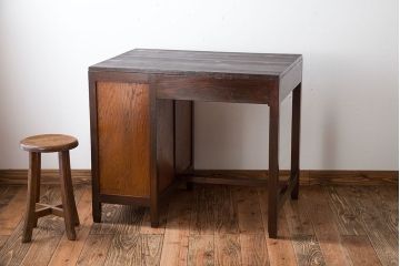 アンティーク家具　和製アンティーク　古い木製の小さな片袖机(デスク)