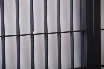 和モダンスタイル　色ガラス入り!艶消しブラックペイントのガラス格子戸4枚セット