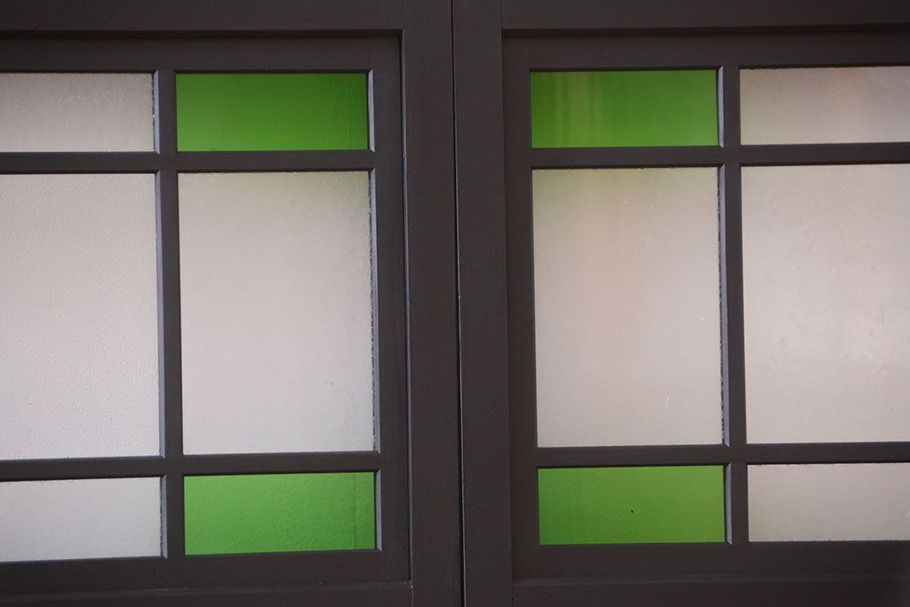 和モダンスタイル　色ガラス入り!艶消しブラックペイントのガラス格子戸4枚セット