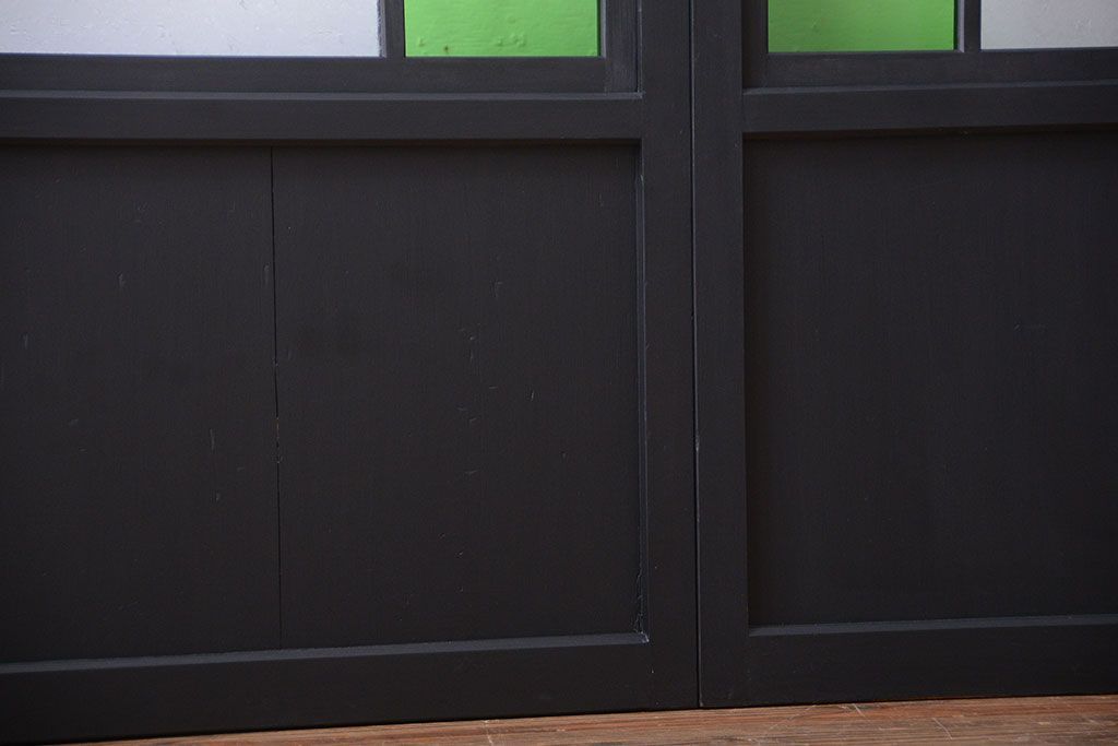 和モダンスタイル　色ガラス入り!艶消しブラックペイントのガラス格子戸4枚セット