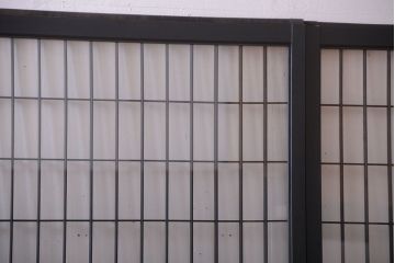 和モダンスタイル　色ガラス入り!艶消しブラックペイントのガラス格子戸4枚セット