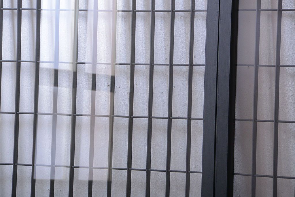 和モダンスタイル　色ガラス入り!艶消しブラックペイントのガラス格子戸4枚セット