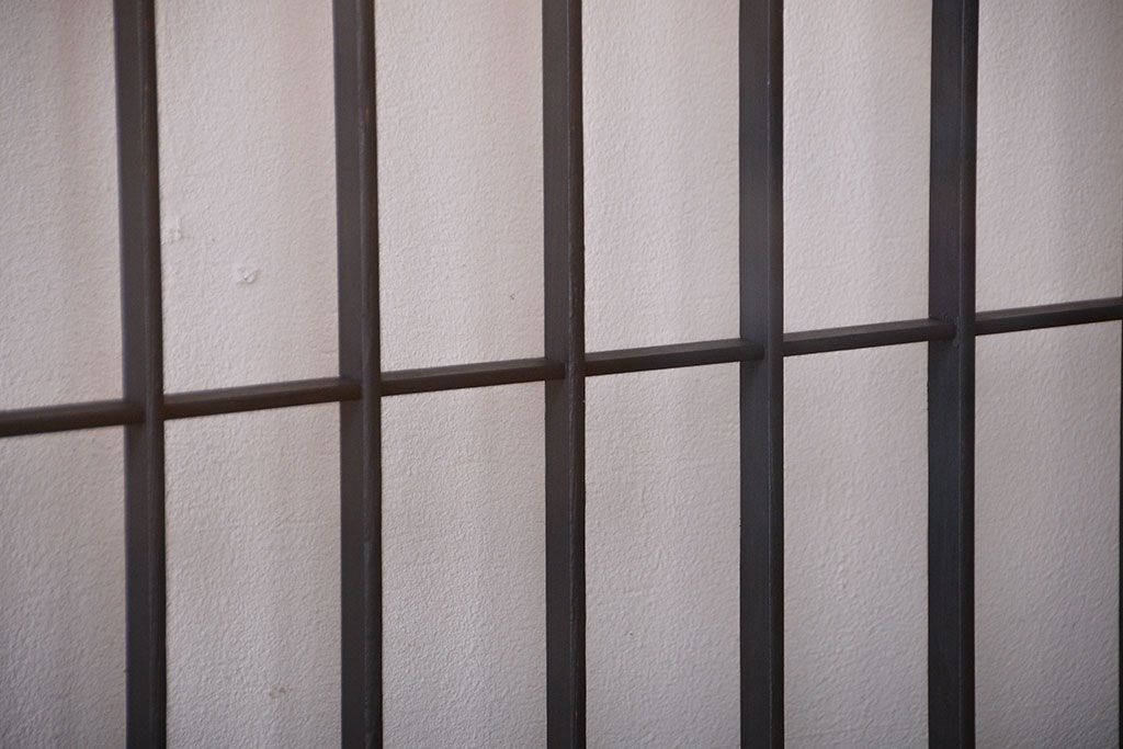 和モダンスタイル　色ガラス入り!艶消しブラックペイントのガラス格子戸4枚セット