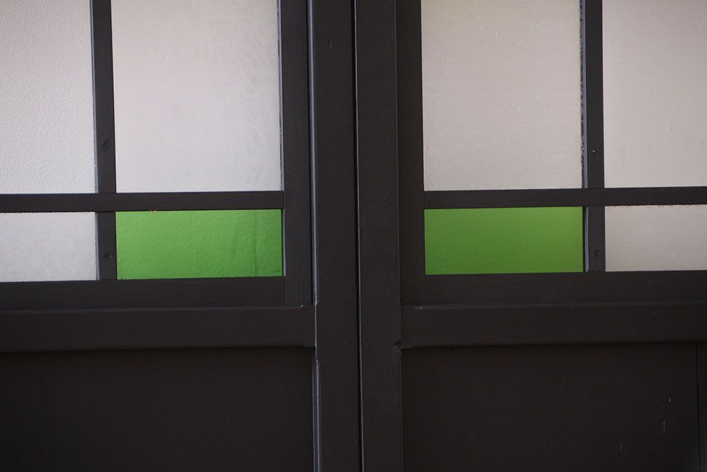 和モダンスタイル　色ガラス入り!艶消しブラックペイントのガラス格子戸4枚セット