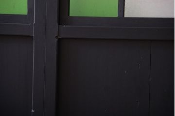 和モダンスタイル　色ガラス入り!艶消しブラックペイントのガラス格子戸4枚セット