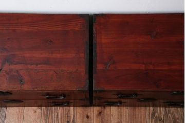 アンティーク家具　古民具・骨董　前面欅材!シンプルな丸金具の重ね箪笥(衣装箪笥)