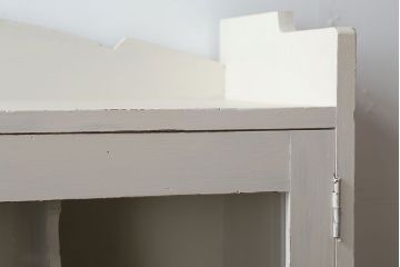 レトロ家具　アンティーク　レトロで可愛いペイント本箱