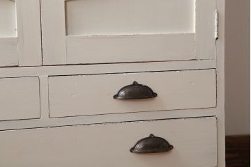 レトロ家具　アンティーク　レトロで可愛いペイント本箱