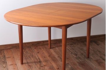 ヴィンテージ家具　北欧ビンテージ　チーク材のエクステンションテーブル(ダイニングテーブル)