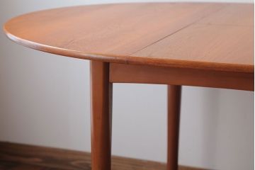 ヴィンテージ家具　北欧ビンテージ　チーク材のエクステンションテーブル(ダイニングテーブル)