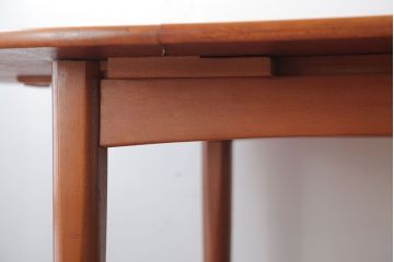 ヴィンテージ家具　北欧ビンテージ　チーク材のエクステンションテーブル(ダイニングテーブル)