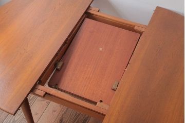 ヴィンテージ家具　北欧ビンテージ　チーク材のエクステンションテーブル(ダイニングテーブル)