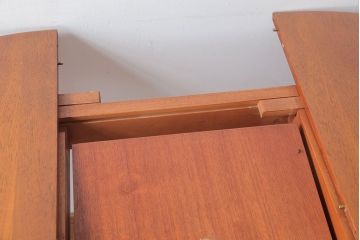 ヴィンテージ家具　北欧ビンテージ　チーク材のエクステンションテーブル(ダイニングテーブル)