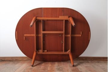 ヴィンテージ家具　北欧ビンテージ　チーク材のエクステンションテーブル(ダイニングテーブル)