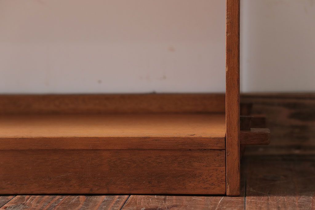 レトロ家具　和製アンティーク　レトロな古い木の楔式本棚(飾り棚)