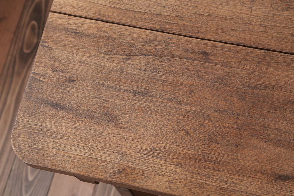 アンティーク家具　インダストリアルデザイン　古い木製のアンティークデスク(作業台)