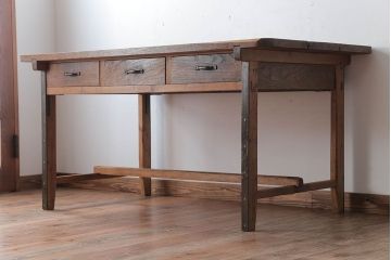 アンティーク家具　インダストリアルデザイン　古い木製のアンティークデスク(作業台)