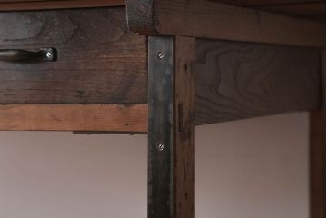 アンティーク家具　インダストリアルデザイン　古い木製のアンティークデスク(作業台)