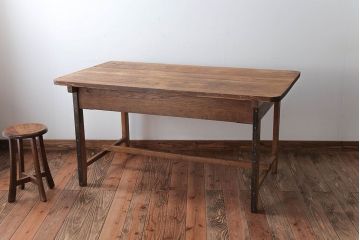アンティーク家具　インダストリアルデザイン　古い木製のアンティークデスク(作業台)
