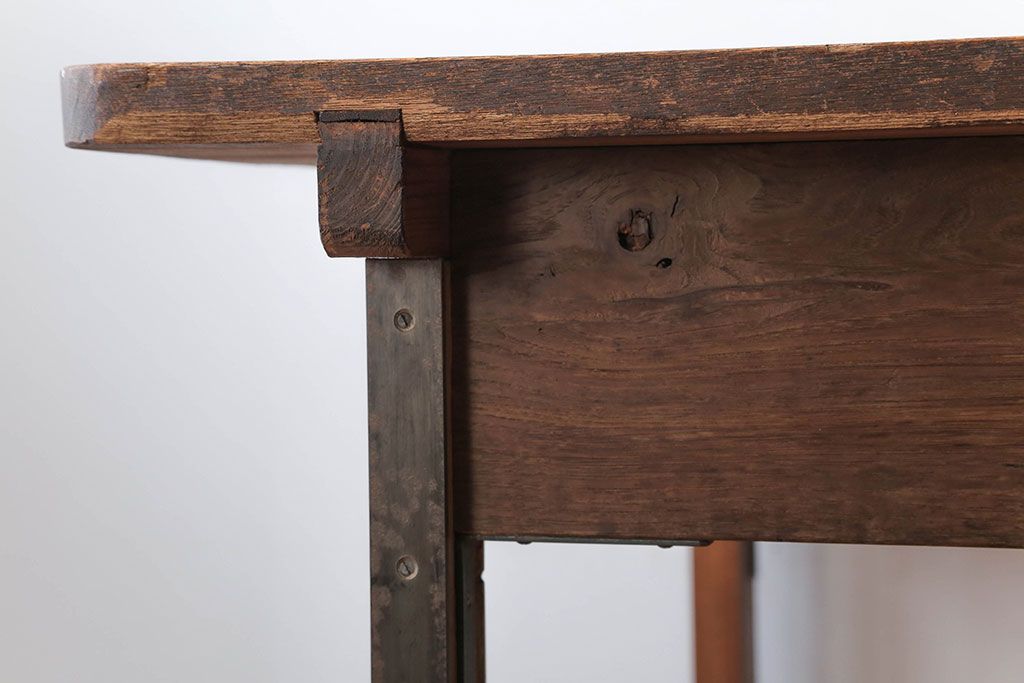 アンティーク家具　インダストリアルデザイン　古い木製のアンティークデスク(作業台)