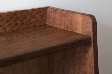 アンティーク家具　和製アンティーク　古い木の味わい深い横型本棚(ブックシェルフ)