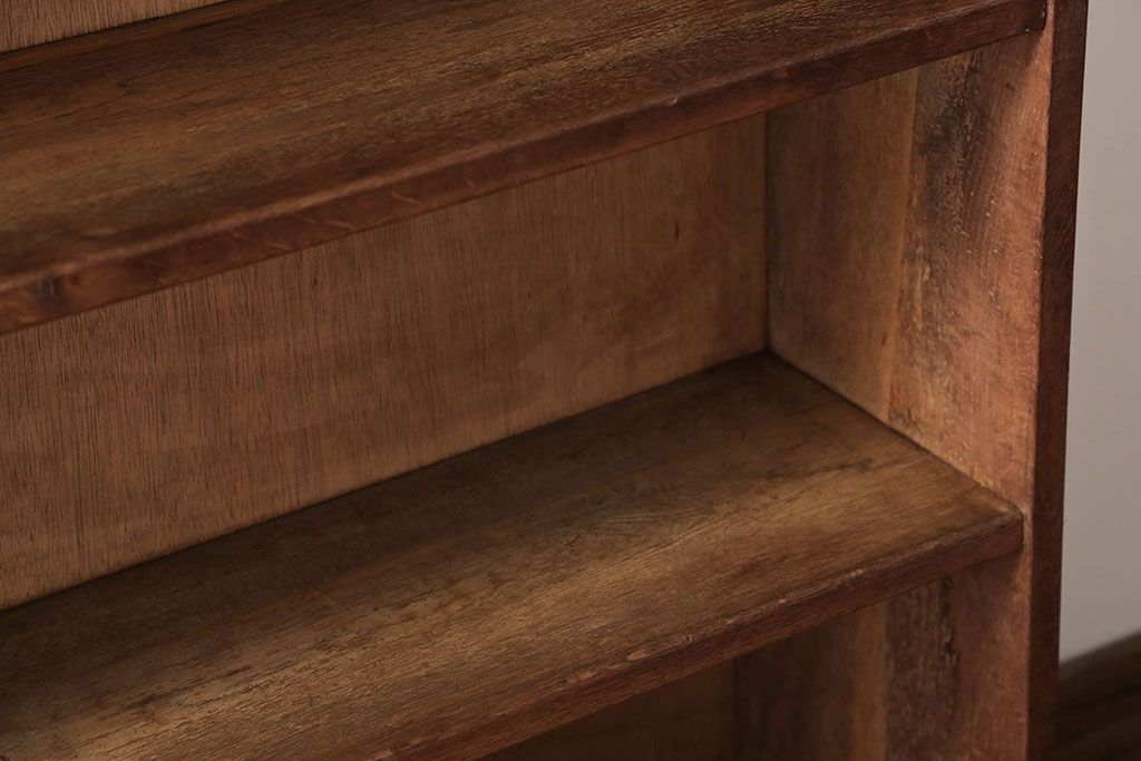 アンティーク家具　和製アンティーク　古い木の味わい深い横型本棚(ブックシェルフ)