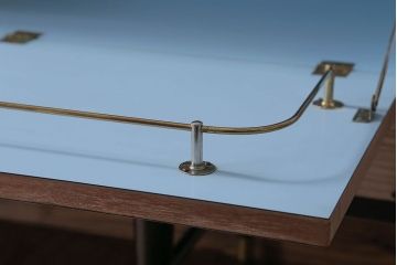 ヴィンテージ家具　イギリスビンテージ　ミッドセンチュリースタイル　おしゃれなリビングボード