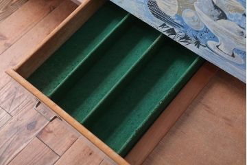 ヴィンテージ家具　イギリスビンテージ　ミッドセンチュリースタイル　おしゃれなリビングボード