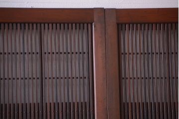 古民具・骨董　腰板欅材!モールガラス入り格子戸4枚セット
