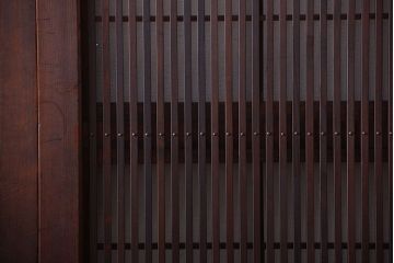 古民具・骨董　腰板欅材!モールガラス入り格子戸4枚セット