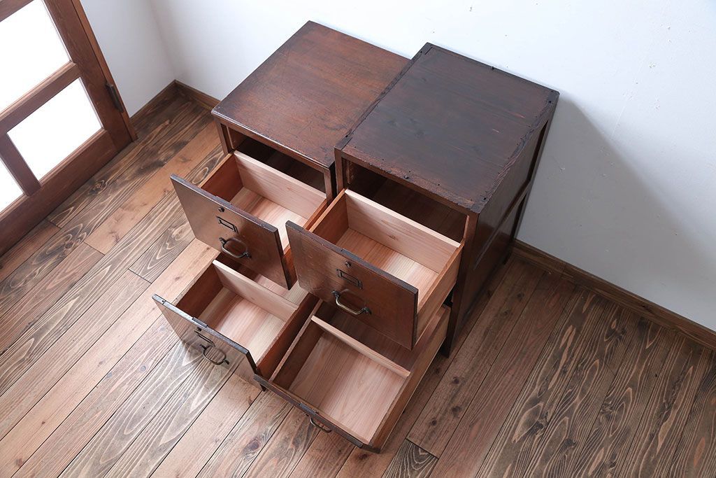 アンティーク家具　和製アンティーク　古い木製の縦型4杯引き出し(書類ケース)