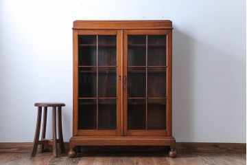 アンティーク家具　イギリスアンティーク　古いオーク材の小ぶりなキャビネット(本箱)