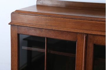 アンティーク家具　イギリスアンティーク　古いオーク材の小ぶりなキャビネット(本箱)